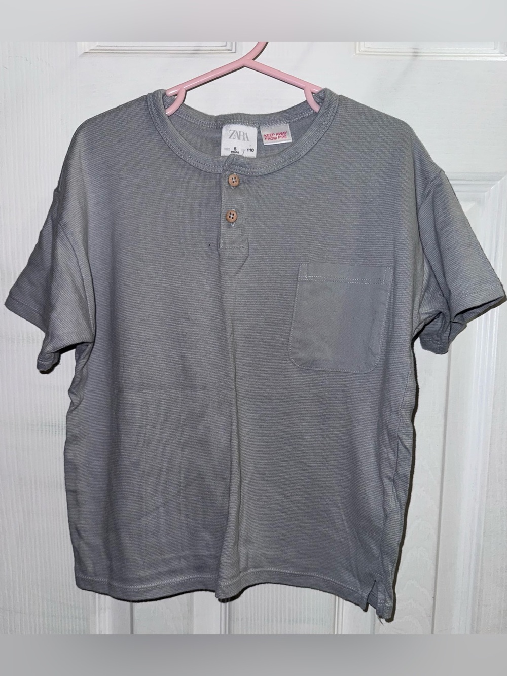 Zara  boy  Sleeve Henley Pocket Tee - Light Gray size 5
